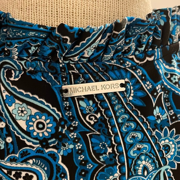 Micheal kors! Like new. No tears or stains. Woman’s medium dress. - Picture 4 of 4